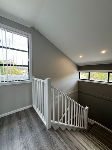 Coastal 4 Bedroom - 3.5 Bathroom - Stunning New Build - Ducted Air Con - Photo 5