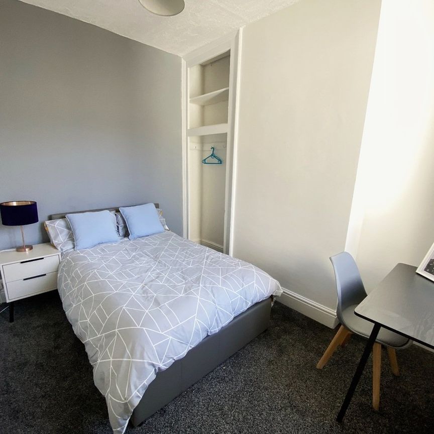 Room in a Shared House, Milford Street, M6 - Photo 1