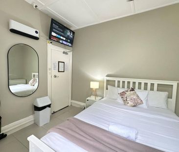 Ensuite Room for Rent in the Heart of Oxford Street - Photo 3