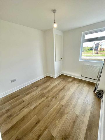 4 bedroom terraced house to rent - Photo 2