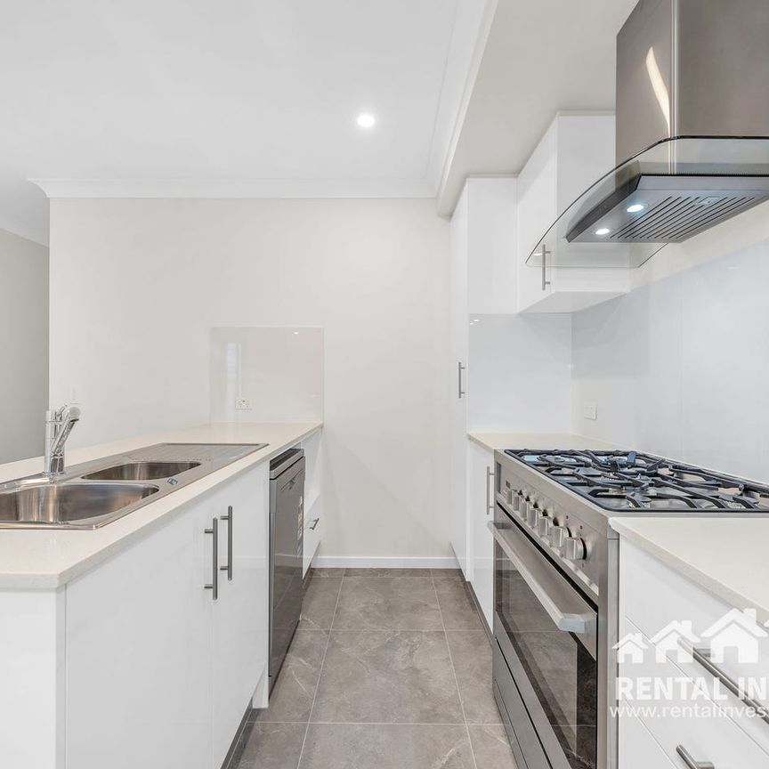 WELL MAINTAINED PROPERTY IN GREAT LOCATION - Photo 1