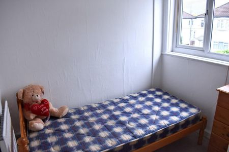 3 bedroom terraced house to rent - Photo 4