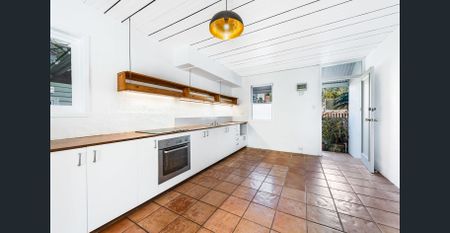 Conveniently located townhouse - Photo 5