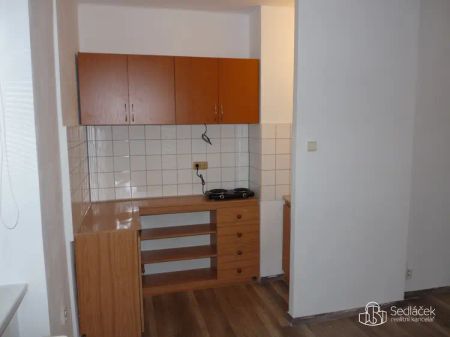 Byt 1+kk Sokolov, Sokolovská - Photo 2