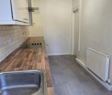 2 bedroom end of terrace house to rent - Photo 5