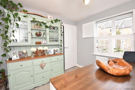 4 bedroom detached house to rent - Photo 3