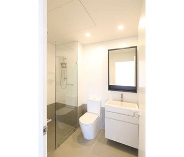 Stylish & Conveniently Located 2 Bedroom Apartment - Photo 3