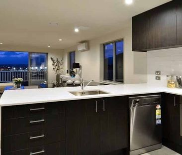 Modern Family Home - Photo 3