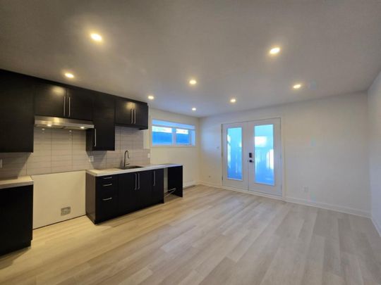 298 8e Avenue - Photo 1