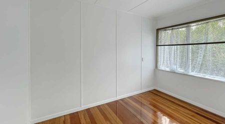 VILLAGE RETREAT! - Photo 2