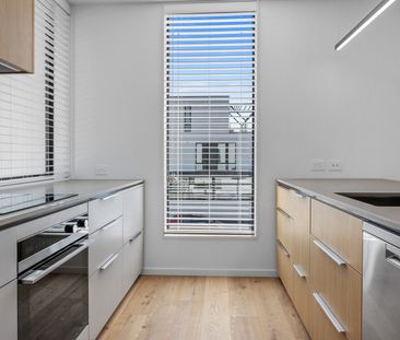 Beautiful 2 bed with views of Band Rotunda - Photo 4