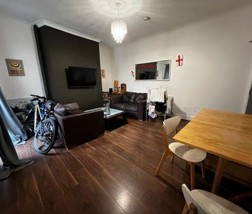 Room in a Shared House, New Barton St, M6 - Photo 4