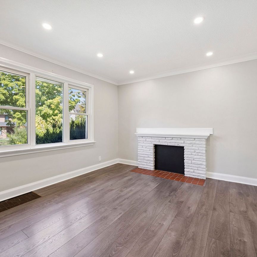 For Lease - 207 Maplehurst Avenue, Toronto, Ontario - Photo 1