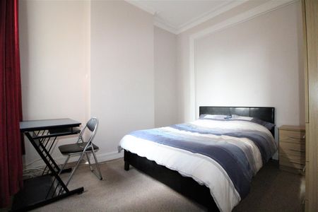 Room For Rent 283 Fawcett Road, Southsea - Photo 3