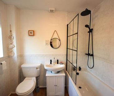 2 bedroom detached house to rent - Photo 2