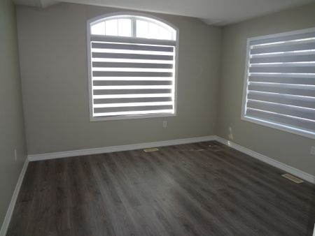 For Lease - 276 Polly Drive, Oakville, Ontario - Photo 3