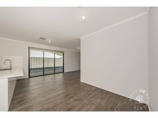 Stunning & Spacious, Brand New, Family Home - Photo 1
