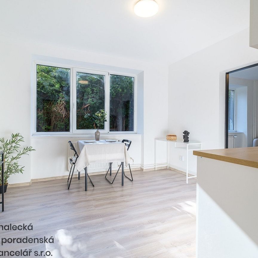 Pronájem bytu 1+1 38 m² - Photo 1