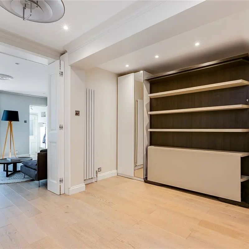 1 bedroom flat in Chelsea - Photo 1