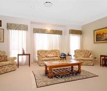 Quality 4 Bedroom Home in Middle Ridge - Photo 2