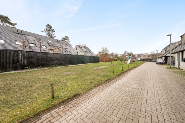 Ruim huis met tuin en 4-slaapkamers te Sint-Niklaas - Photo 1