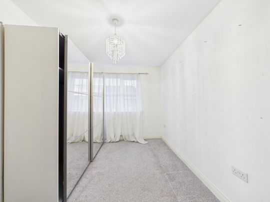 4 bedroom detached house to rent - Photo 1