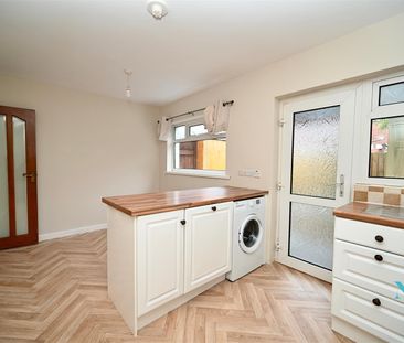 28 Victoria Road, Sydenham, BT4 1QU - Photo 6