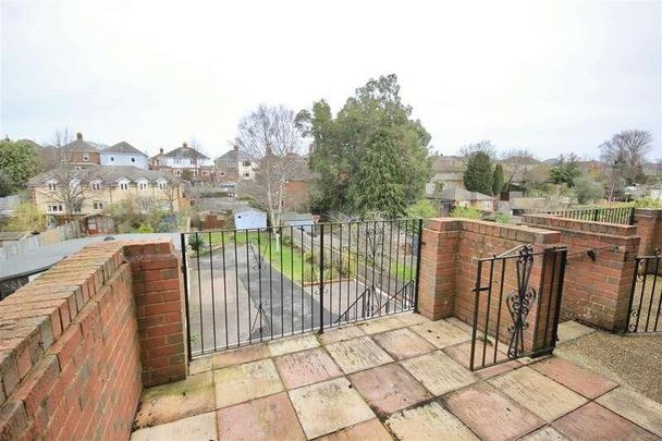 Portland Road, Winton, Bournemouth, BH9 - Photo 1