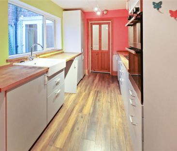 3 bedroom terraced house to rent - Photo 6