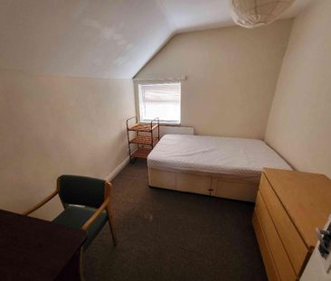 4 bedroom terraced house to rent - Photo 2