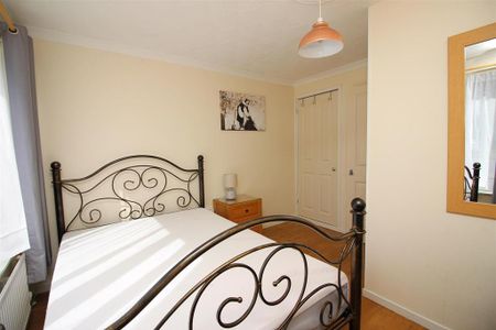 5 bedroom semi-detached house to rent - Photo 3