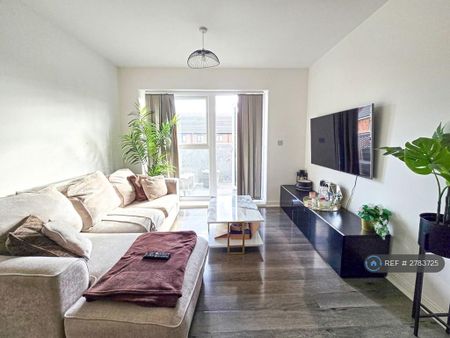 2 bedroom flat to rent - Photo 2