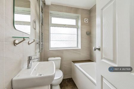 1 bedroom flat to rent - Photo 3