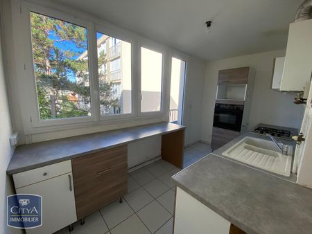 Location Appartement 4 pièces 75m² LE PLESSIS TREVISE 94420 - Photo 2