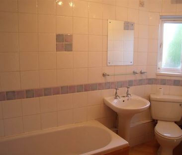 102C Inishowen Drive, Finaghy, Belfast, BT10 0EX - Photo 3