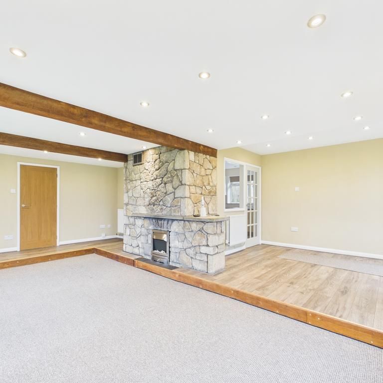 4 bedroom detached bungalow to rent - Photo 1