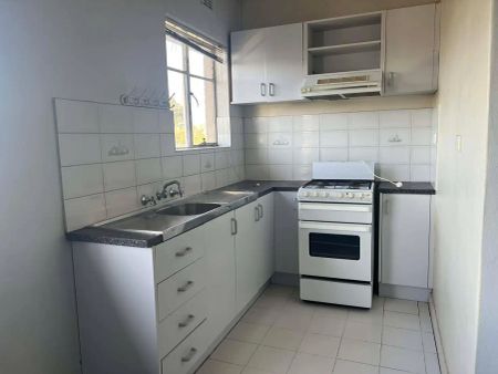 “CONVENIENT LIVING IN THE HEART OF MAIDSTONE” - Photo 5