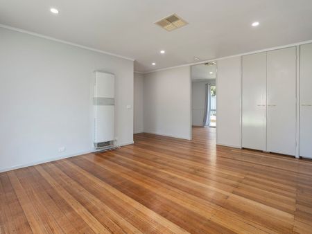 4 Bedroom Home in Springdale Heights - Photo 4