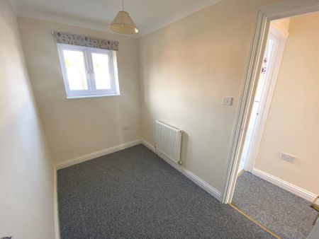 3 bedroom terraced house to rent - Photo 3