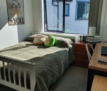 Modern Townhouse in Flat Bush - Photo 2