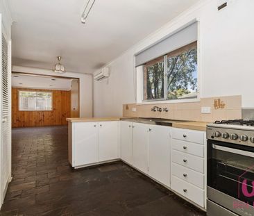 Spacious Living with Comfort & Convenience - Photo 2