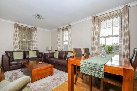 3 bedroom maisonette to rent - Photo 2
