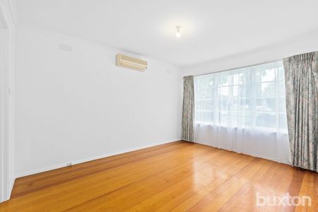 CHARM, SPACE AND CONVENIENCE ALL IN ONE! - Photo 3