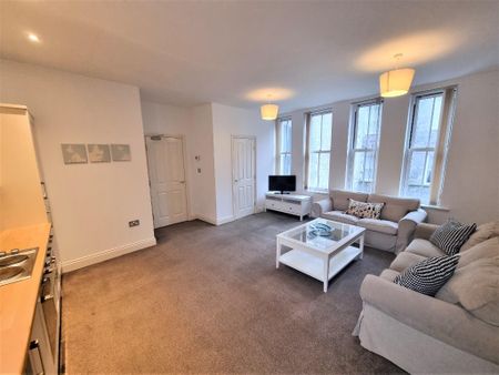 2 bedroom flat to rent - Photo 2