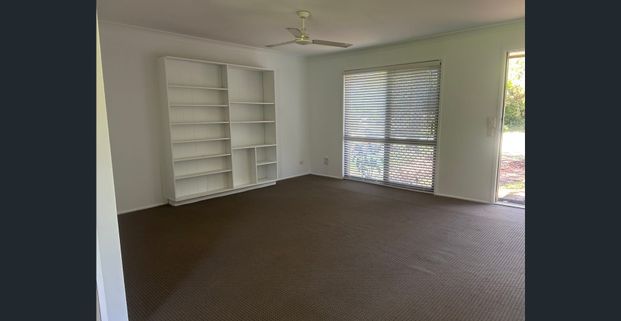 Leafy Ormiston - Ready NOW!! - Large Block, Park next door, walk to everything! - Photo 1