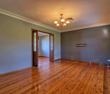 Three Bedroom Family Home - Photo 4