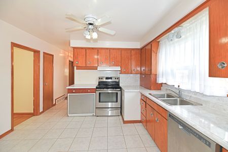 For Lease - 58 Gilley Road, Toronto, Ontario - Photo 3