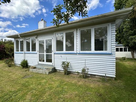 3-Bedroom Home in Upper Hutt - Photo 5