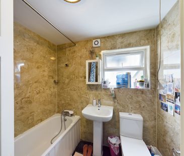 Inverine Road, Charlton, SE7, London - Photo 2