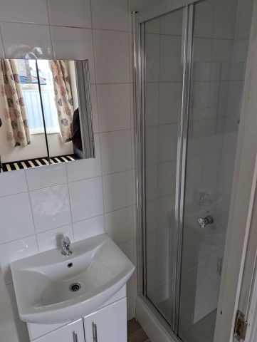 Room in a Shared Flat, Woodville Road, CR7 - Photo 4